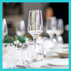 Gros plan des bords roulés sur Argon Tableware Tallo Highball Cocktail Glasses