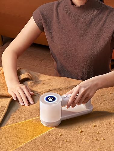 Rasoir Anti Bouloche Électrique avec Brosse Anti-Peluche, 2000 mAh Batterie Rechargeable Intégrée, 2 Lames Remplaçables, 3 Vitesses Réglables, Écran LED, Câble USB-C (Blanc) - Nail Gallerys